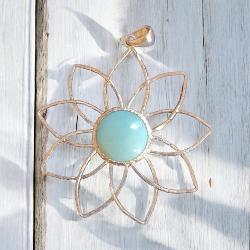 Milor Gold Flower Pendant with Turquoise Center - Picture 3 of 10